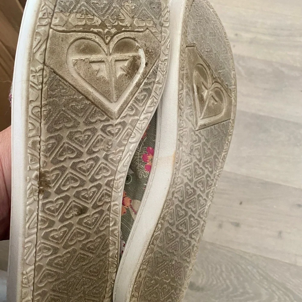 Roxy Floral Green and Pink Moccasins - Picture 6 of 7